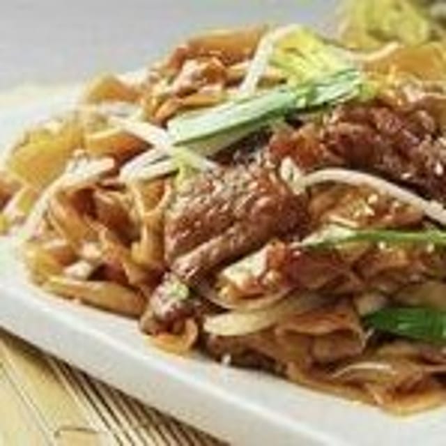 Beef Flat Noodle Cantonese Style.