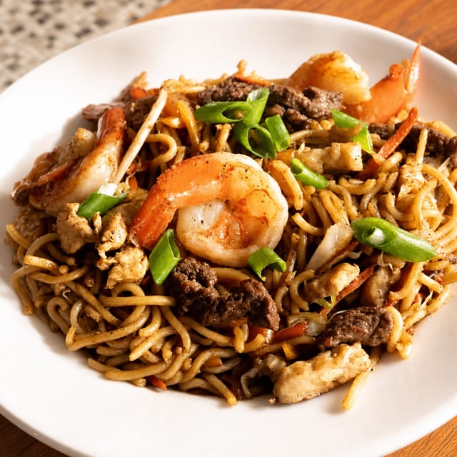 House Combo Lo Mein.
